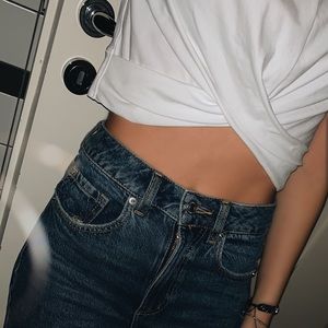 UnderArmor wrapped workout top Size: M 🏋️‍♀️